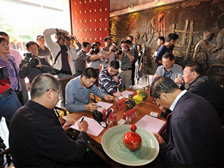 福建雙龍戲珠酒專家鑒評會圓滿成功！