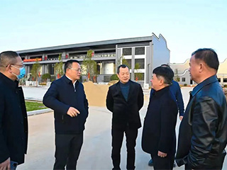 南平市人大主任羅志堅走訪調研福建雙龍戲珠酒業(yè)有限公司